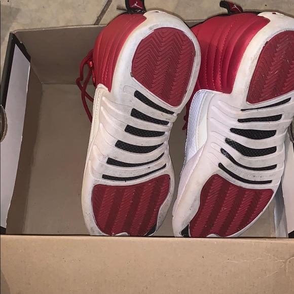 Air Jordan 12 Retro BG - Picture 4 of 9